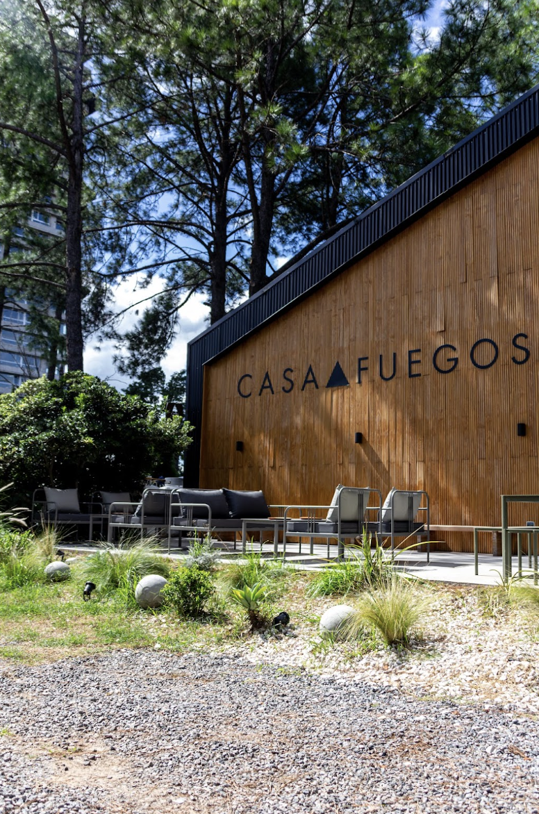 Casa Fuegos 2